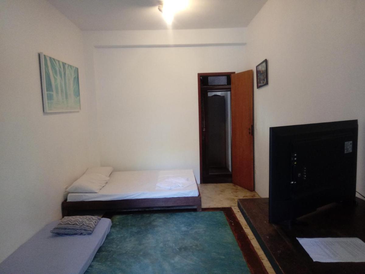 Lindas Suites A Uma Quadra Da Praia E Centro ウバトゥバ エクステリア 写真