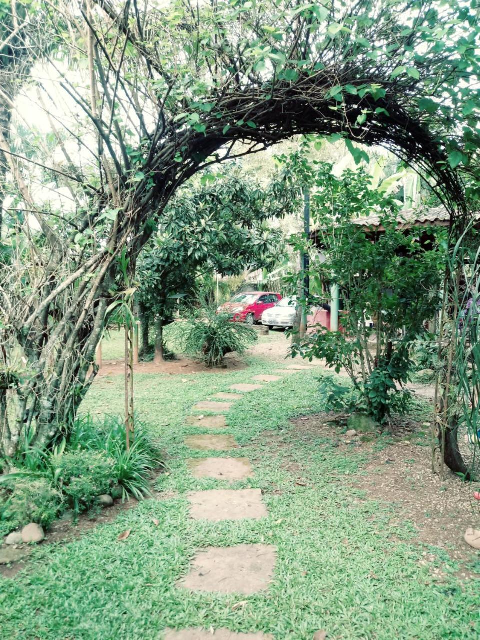 Lindas Suites A Uma Quadra Da Praia E Centro ウバトゥバ エクステリア 写真