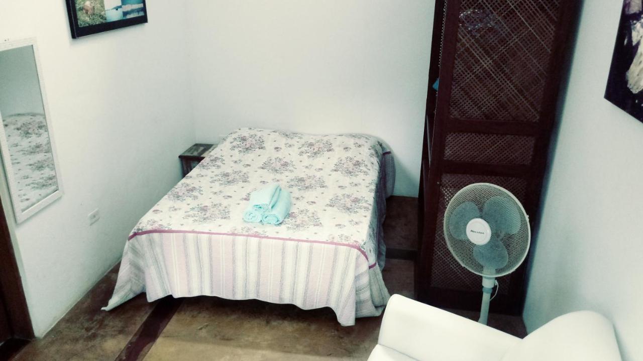 Lindas Suites A Uma Quadra Da Praia E Centro ウバトゥバ エクステリア 写真
